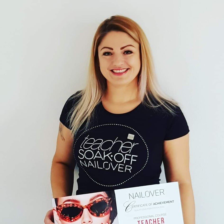 Soak Off - Nageldesign Perfektionstraining in Wien 7